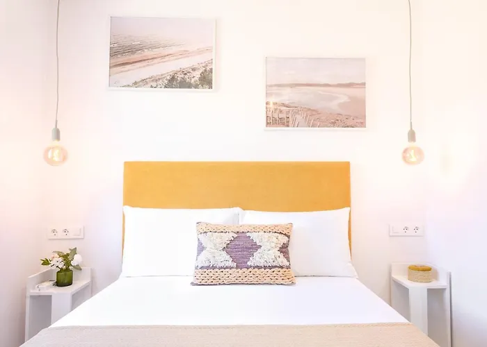 2 Bedroom, New, 1 Min To The Beach, City Center- Picasso By 10Tosea